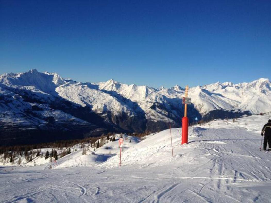Mont Blanc - Arc 1950 - Ski-in Ski-out, 2 Bed Duplex, Sleeps 8 * Bourg-Saint-Maurice