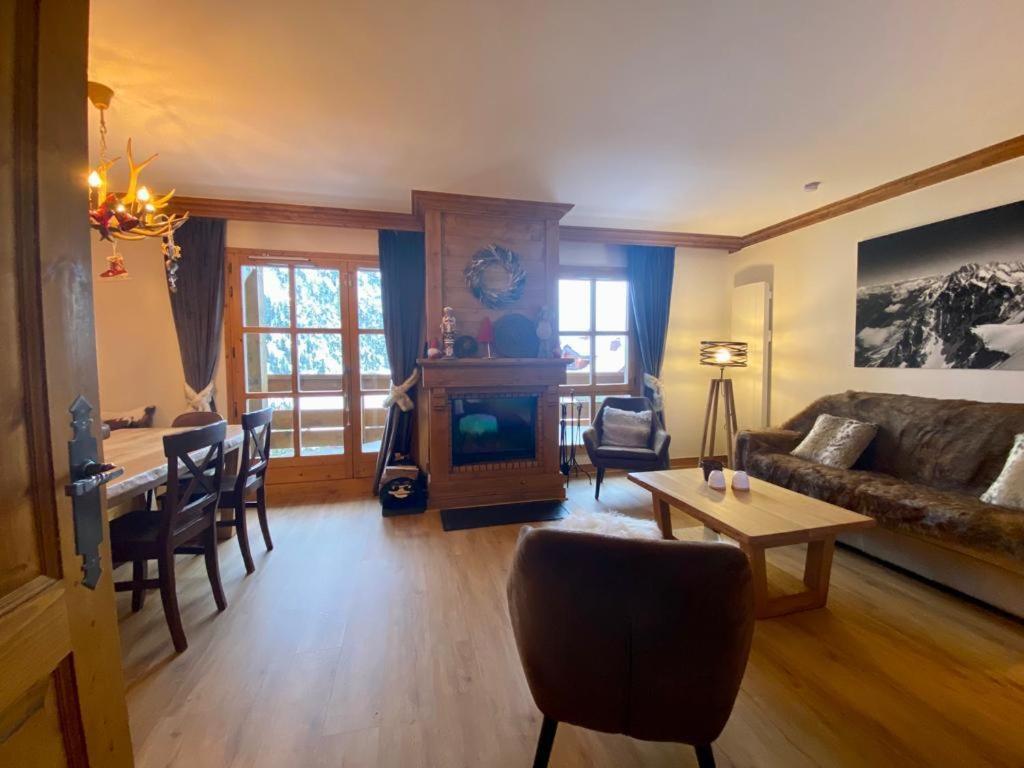 Mont Blanc - Arc 1950 - Ski-in Ski-out, 2 Bed Duplex, Sleeps 8 Apartment *