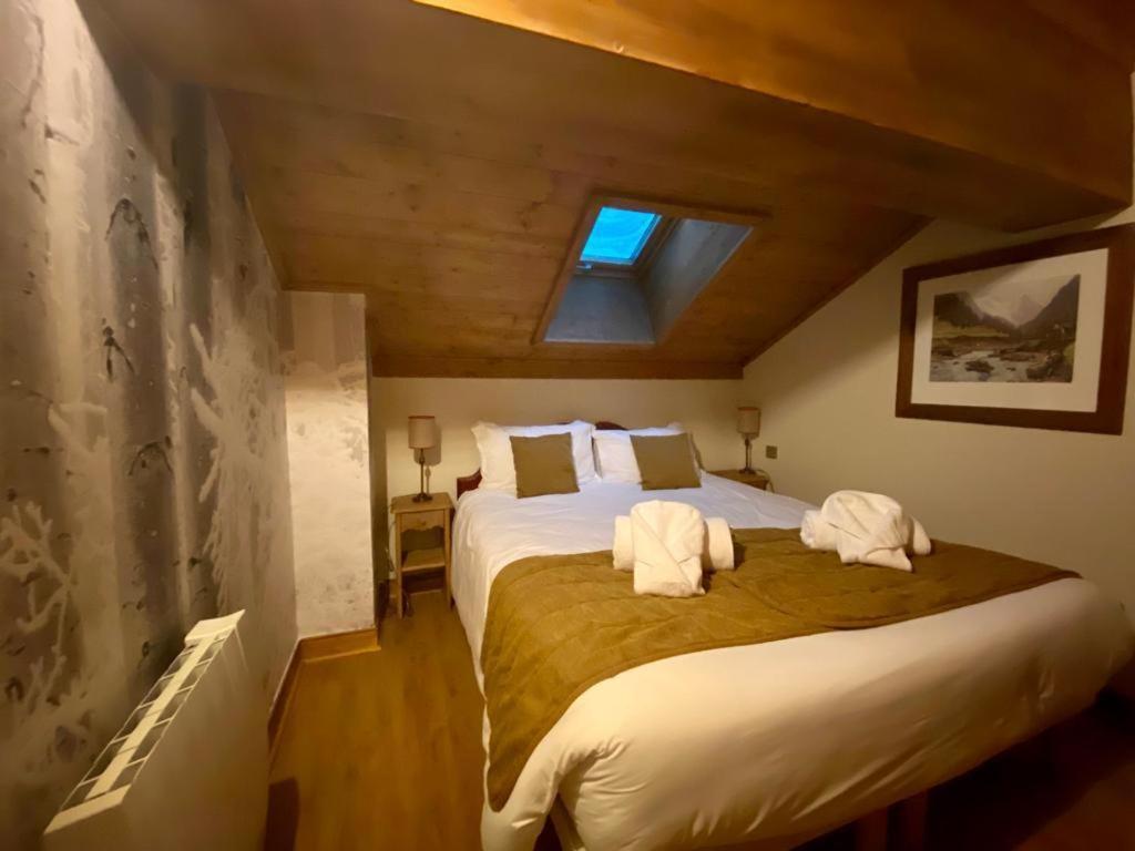 Apartment Mont Blanc - Arc 1950 - Ski-in Ski-out, 2 Bed Duplex, Sleeps 8 *